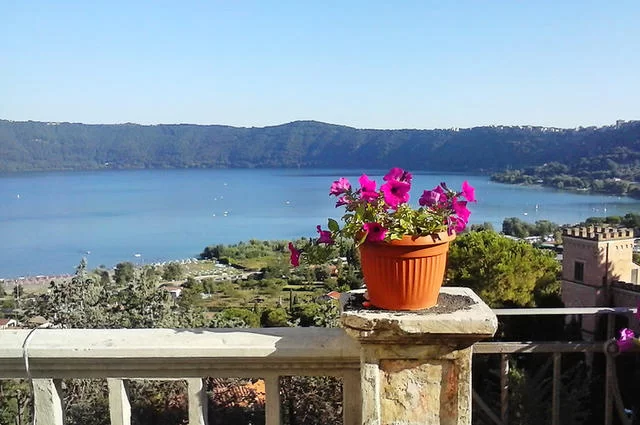 Kostandin Minga / CC0 Лаго Альбано